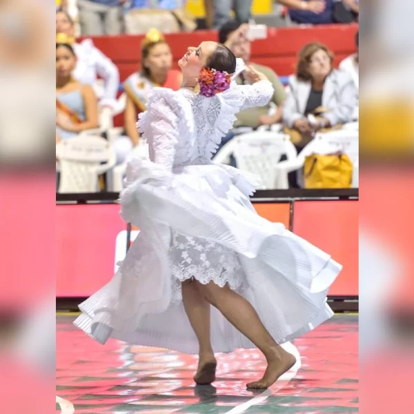 Traje de Marinera Novia Huanchaquera 1