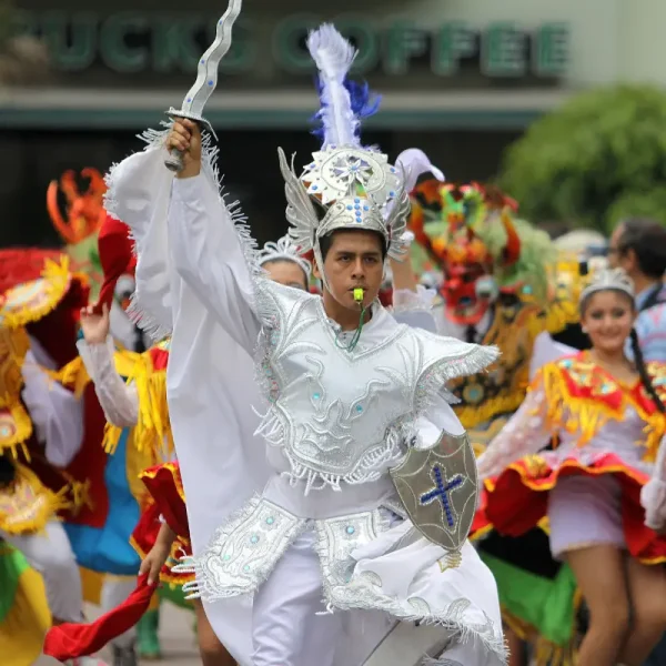 Vestimenta de la Virgen de la Candelaria